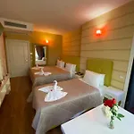 The Red Bricks 4*
