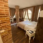 The Red Bricks Otel 4*