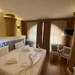 The Red Bricks Hotel Shkodër
