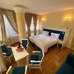 Hotel The Red Bricks