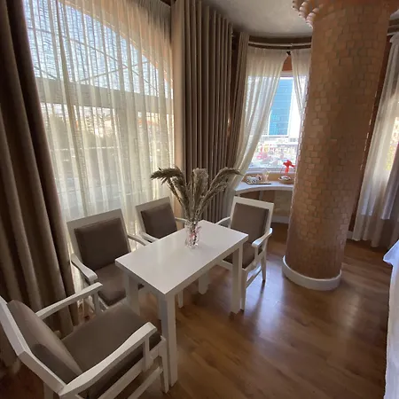 The Red Bricks Hotel Shkodër