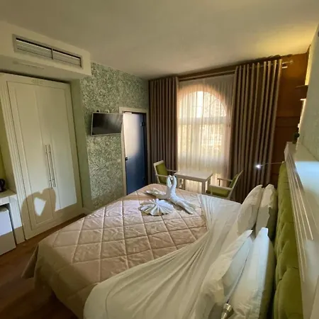 The Red Bricks Hotel 4*