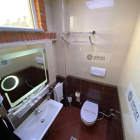 The Red Bricks Hotel 4*