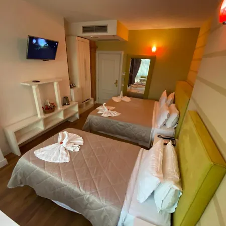 Hotel The Red Bricks 4*