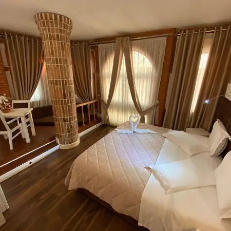Hotel The Red Bricks 4*