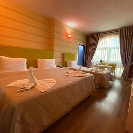 Hotel The Red Bricks 4*