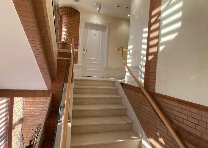 The Red Bricks Hotel Shkodër