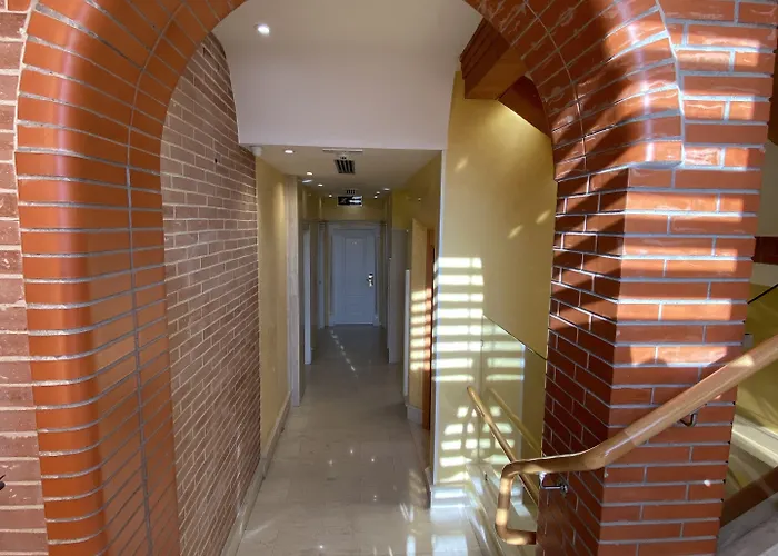 The Red Bricks Hotel 4*