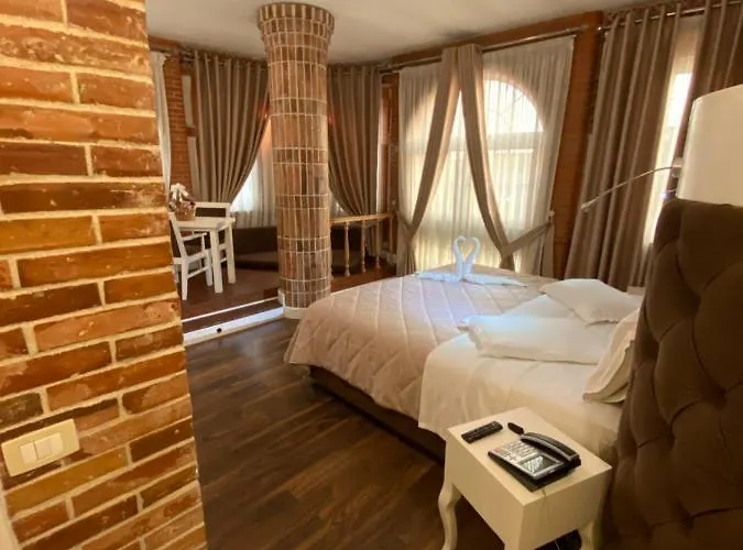 The Red Bricks Hotel 4*