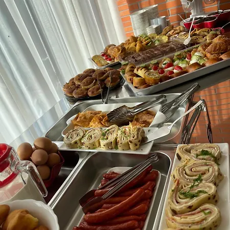 The Red Bricks 호텔 Shkodër