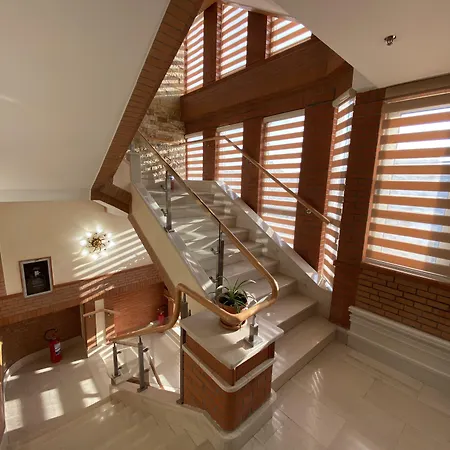 The Red Bricks Szálloda 4*