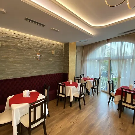 Ξενοδοχείο The Red Bricks 4*