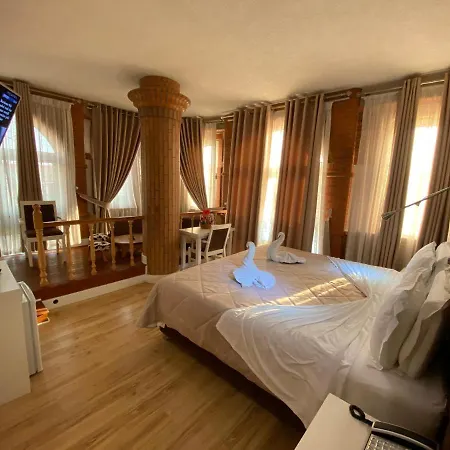 The Red Bricks Σκόδρα