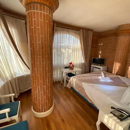 Hotel The Red Bricks 4*