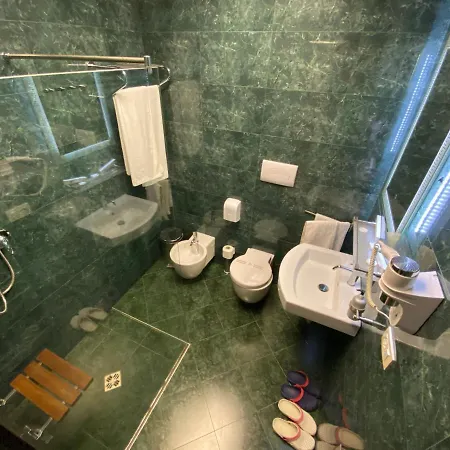 The Red Bricks Hotel Shkoder