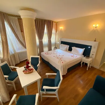 Отель The Red Bricks