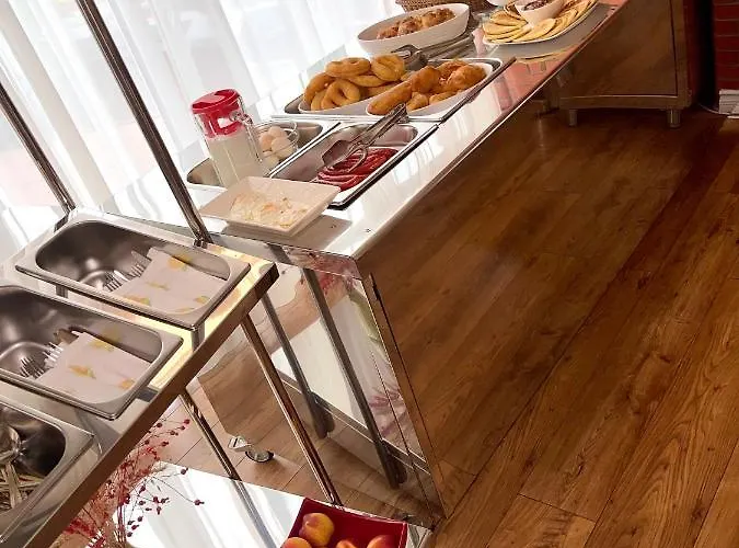 The Red Bricks מלון