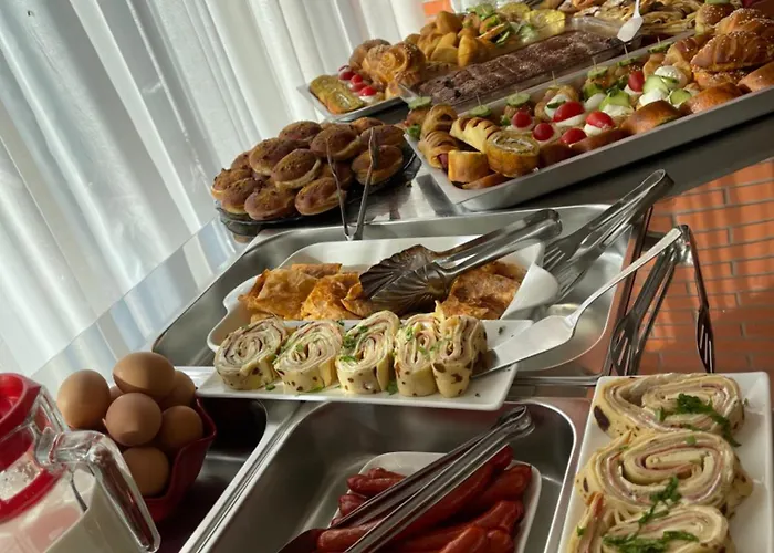 The Red Bricks Hotel Shkodër