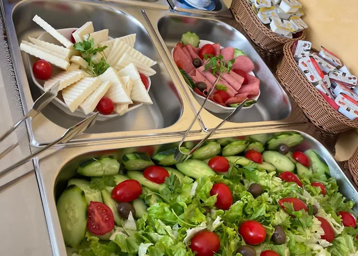 מלון The Red Bricks שקודר