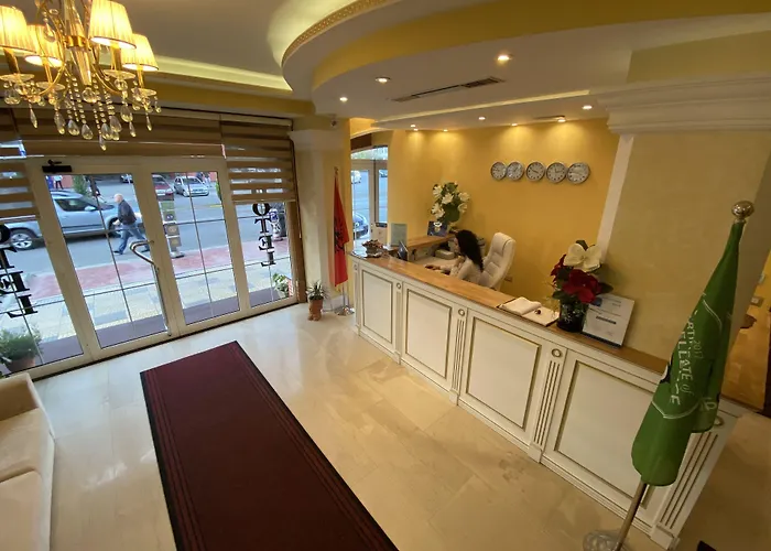 The Red Bricks שקודר