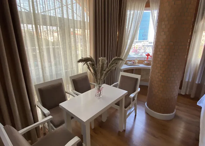 The Red Bricks Hotel Shkodër