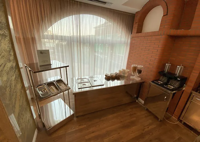 The Red Bricks Hotel 4*