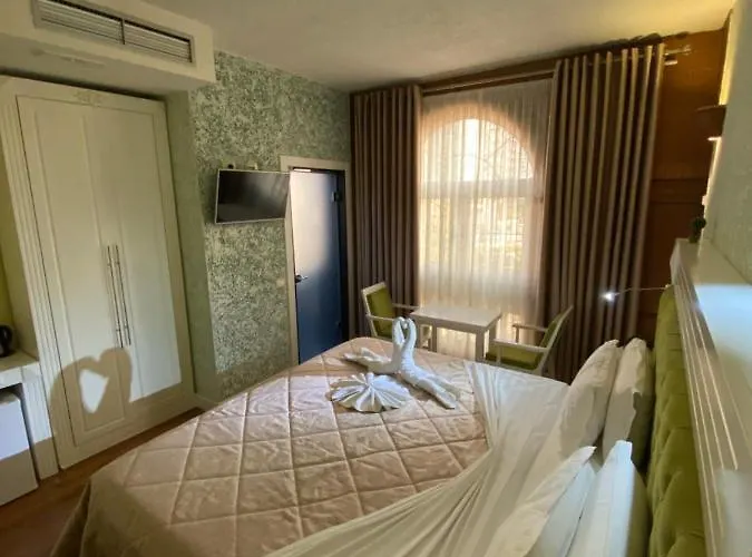 The Red Bricks Hotel 4*