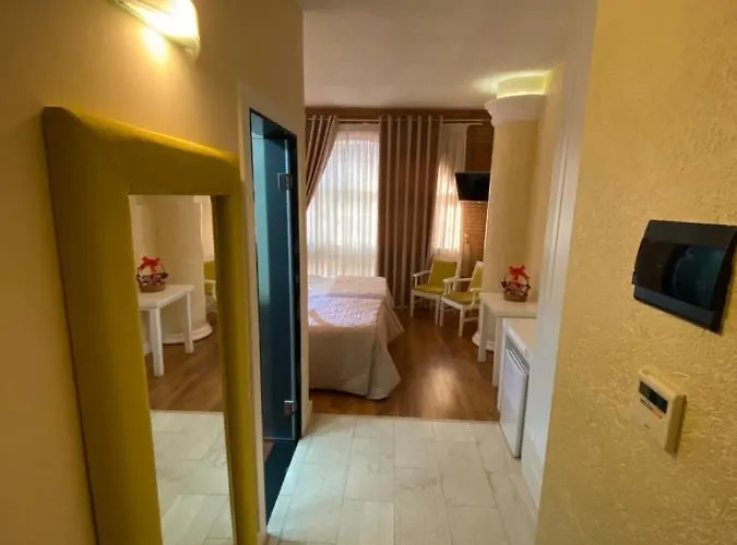 מלון The Red Bricks שקודר