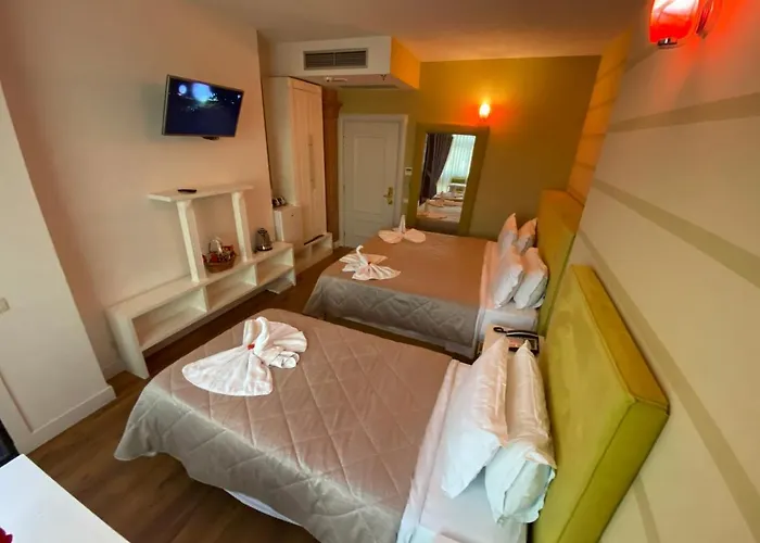 Hotel The Red Bricks 4*