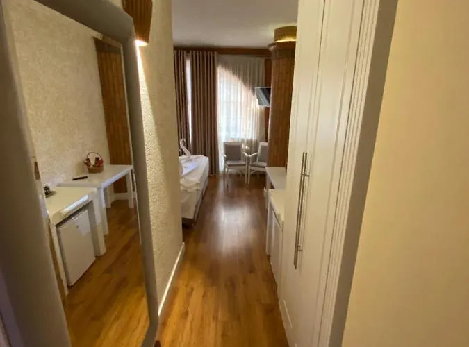 The Red Bricks Hotel Shkodër